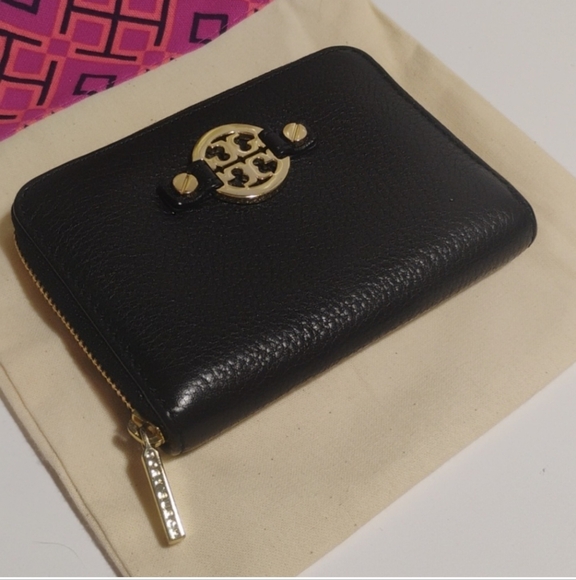 Tory Burch Pebbled Card Holder & Coin Pouch with Gold Emblem & Dustbag (EUC) - Picture 3 of 10
